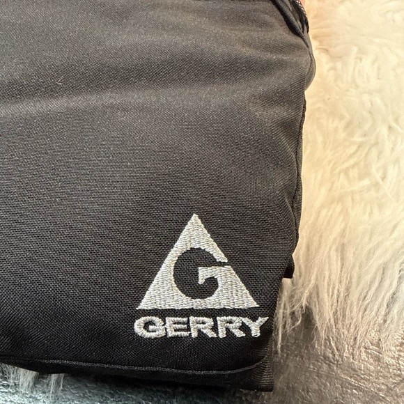 Youth Gerry Snow pants Size 10/12 New! Black With Pink And Purple Straps - Picture 3 of 7